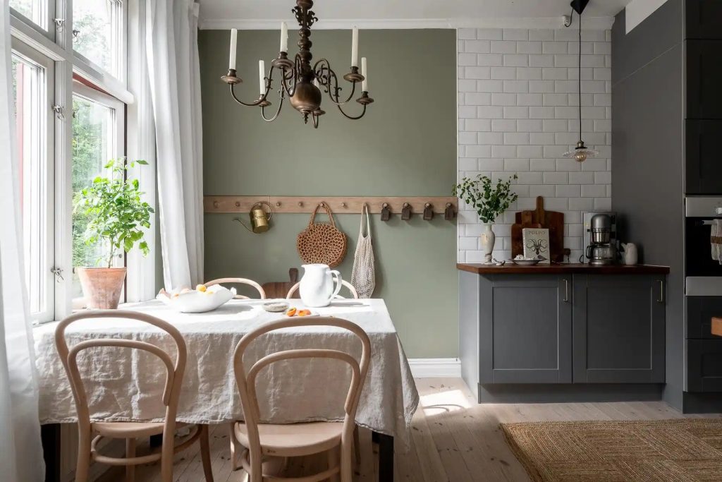 Sage green kitchen walls can create a soothing and elegant ambiance while allowing for a variety of design possibilities.