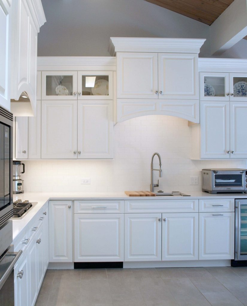 Kitchen cabinets to ceiling are one of the most significant elements of kitchen décor. They not only provide storage