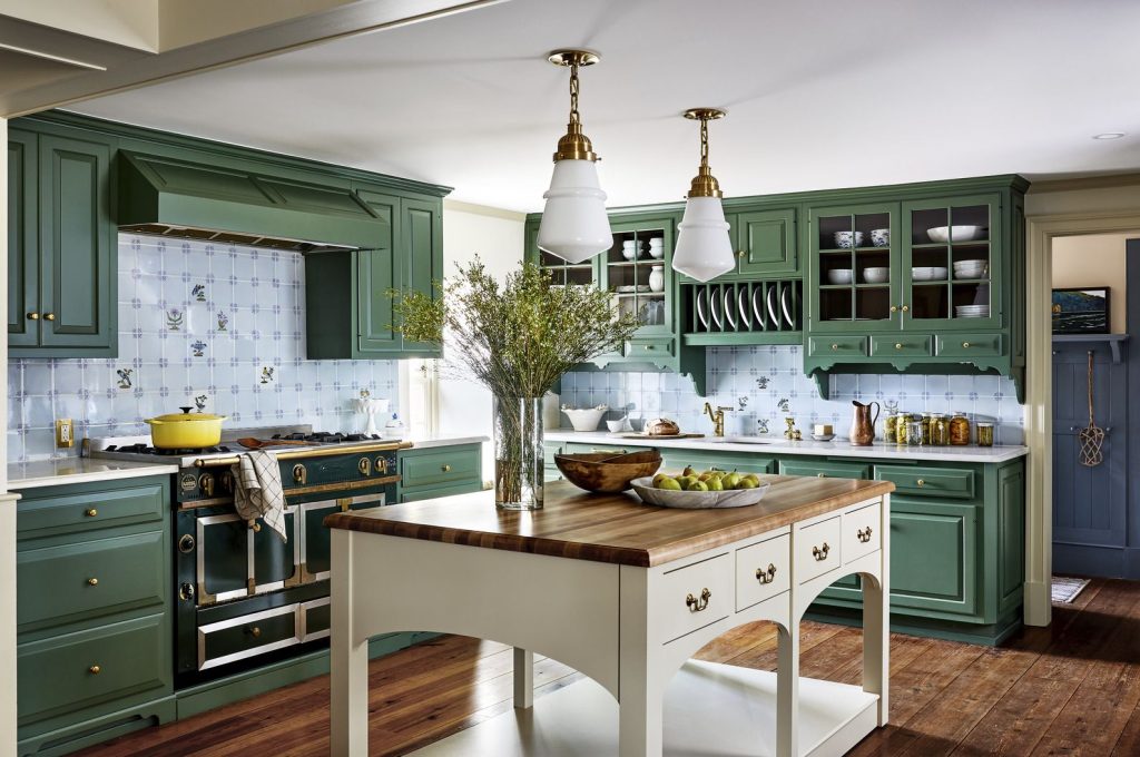 Sage green kitchen walls can create a soothing and elegant ambiance while allowing for a variety of design possibilities.