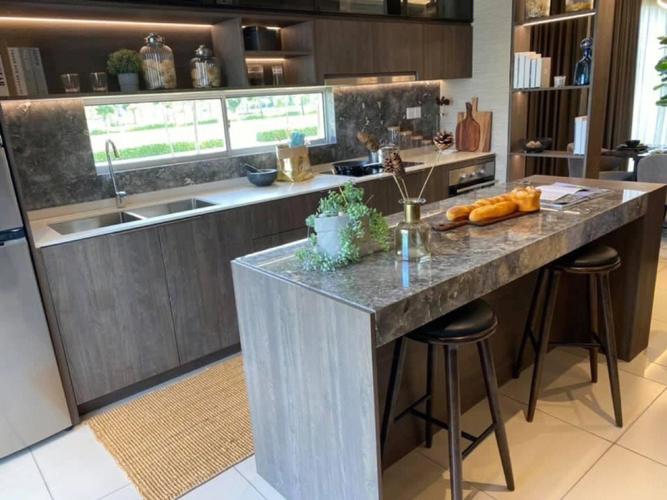 Kitchen island sizes has evolved from a mere countertop extension to a central hub of activity in modern kitchen design. It serves as a multifunctional space for food preparation