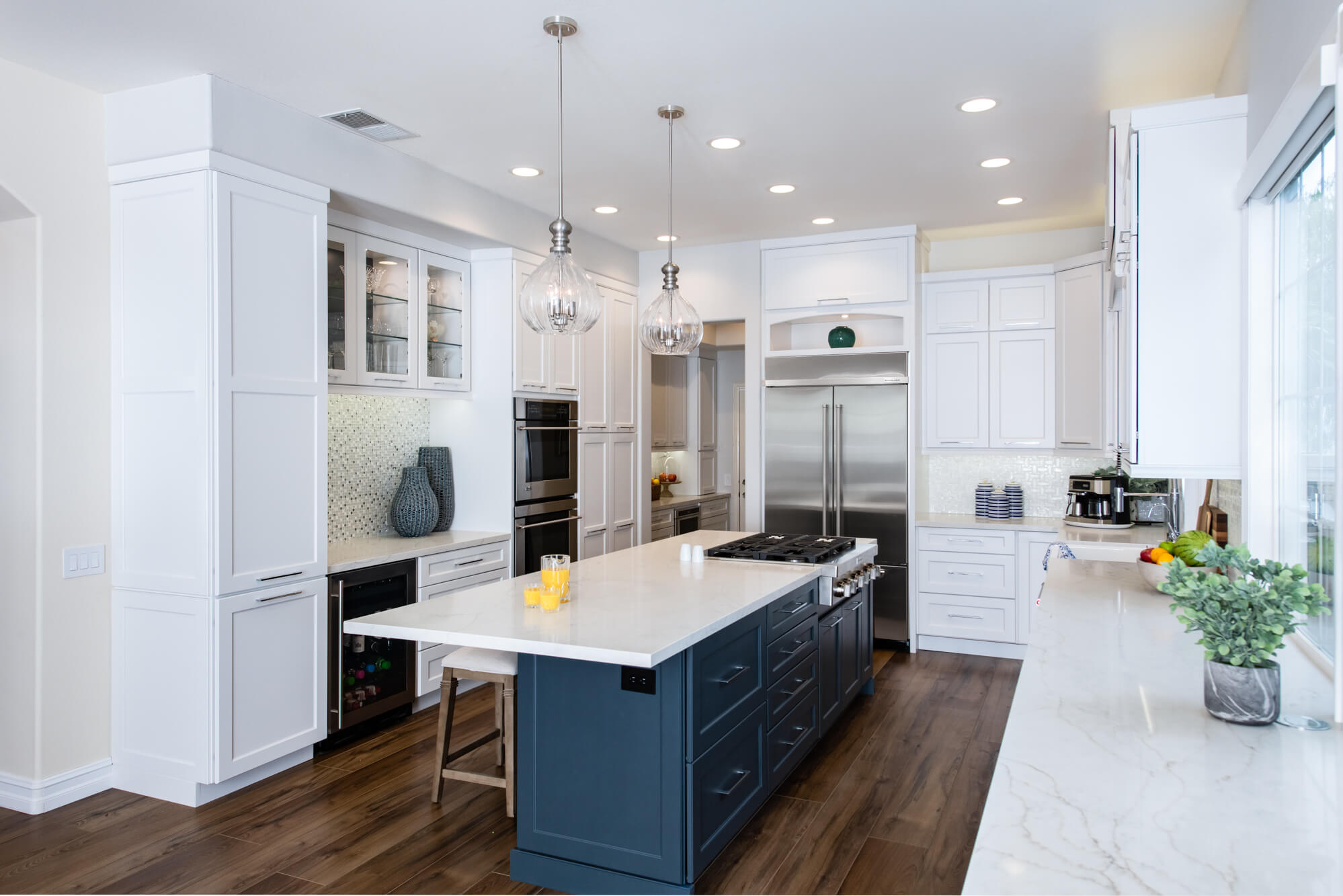 White kitchen blue island is a timeless and elegant choice for homeowners looking to create a stylish and inviting space.