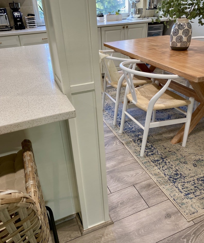 Kitchen island with columns