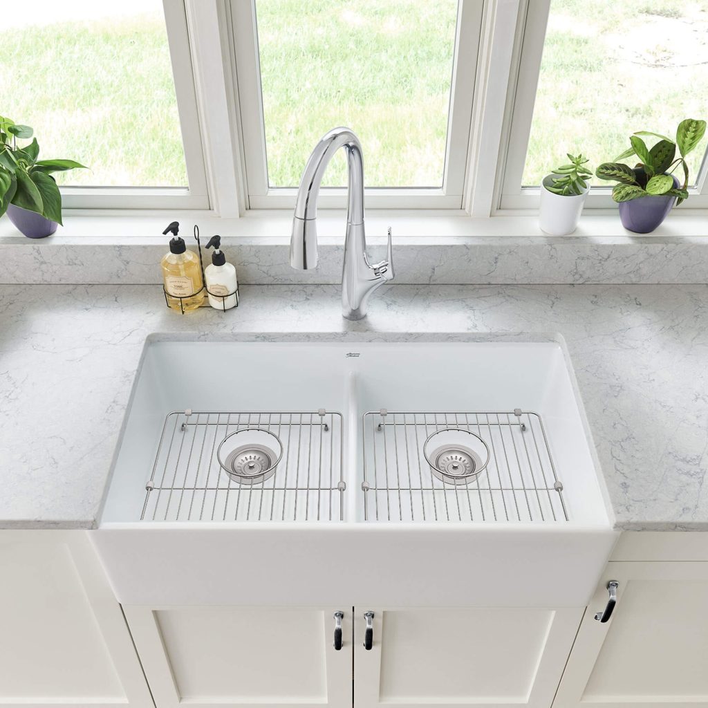 white kitchen faucets