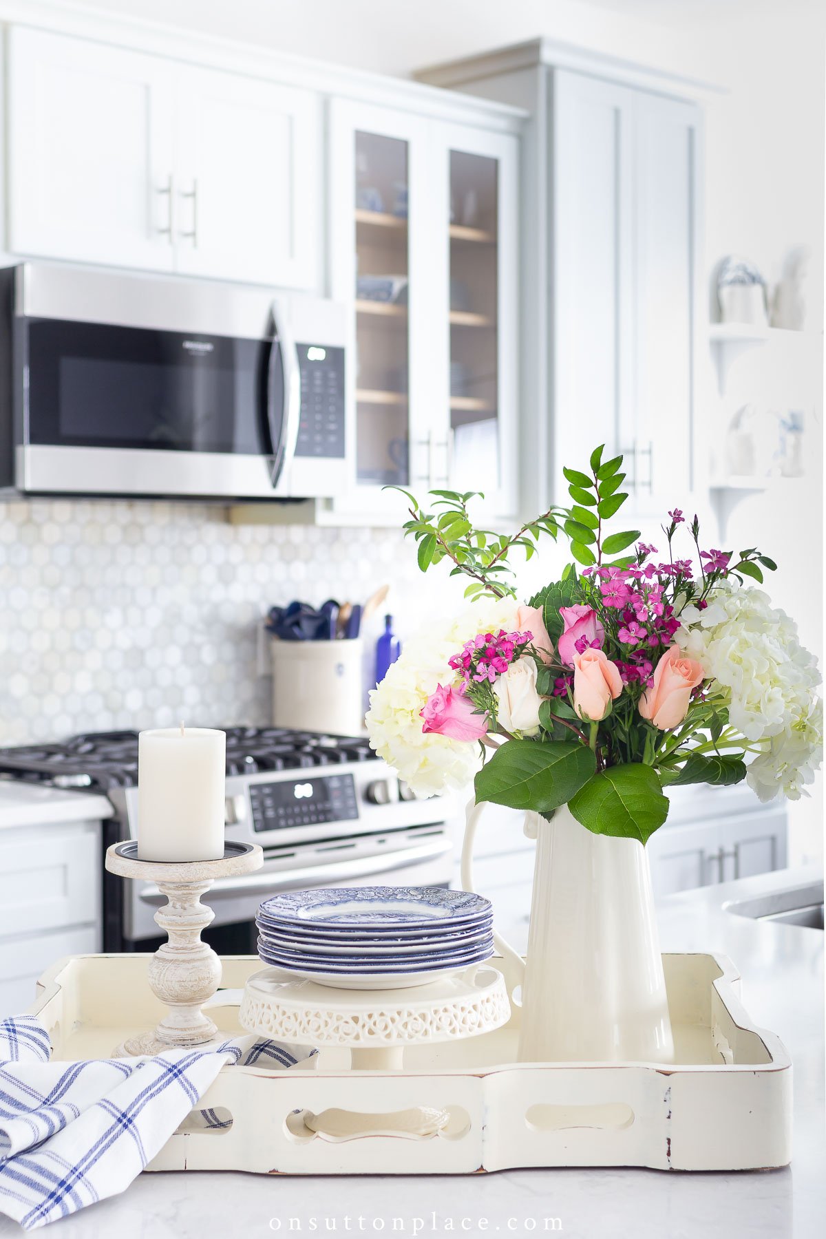 Kitchen island tray decor ideas